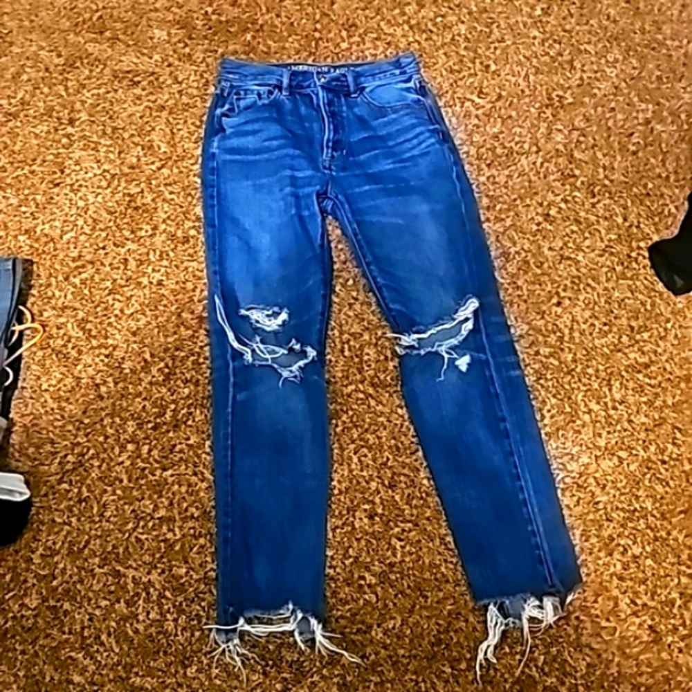 💙Womens super cute high rise girlfriend distressed jeans. Sz 0 reg💙